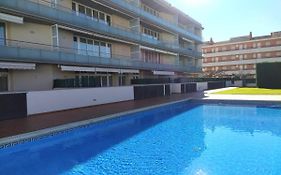 NEW! Apartamento con piscina y balcón a 2 minutos de la playa. WI-FI