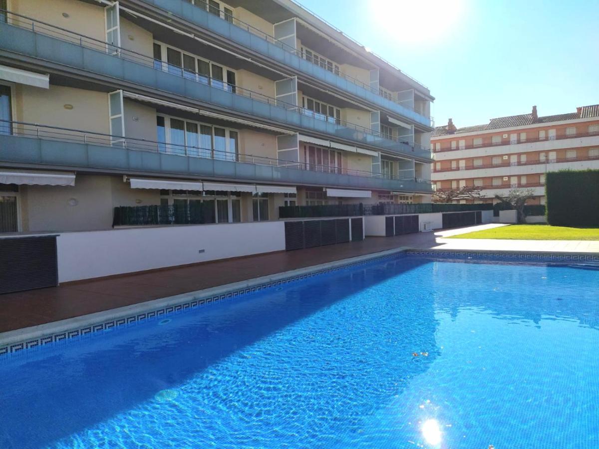 NEW! Apartamento con piscina y balcón a 2 minutos de la playa. WI-FI L'Estartit Exterior foto